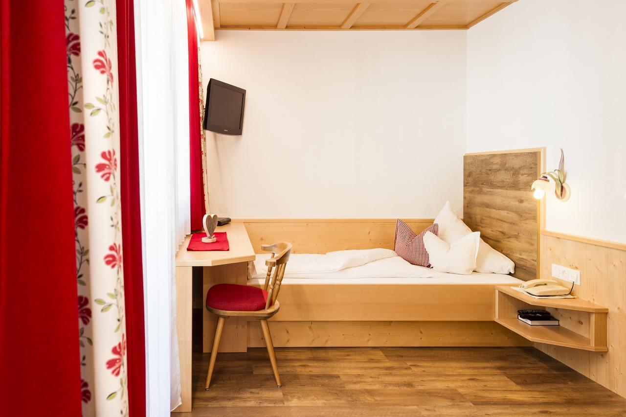 Hotel Angelika Neustift im Stubaital Exteriör bild